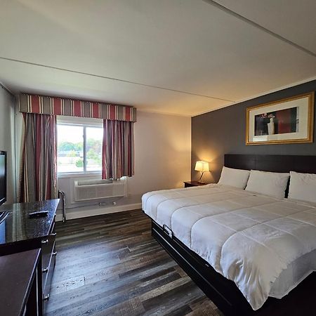 Center Street Value Inn Обърн Екстериор снимка