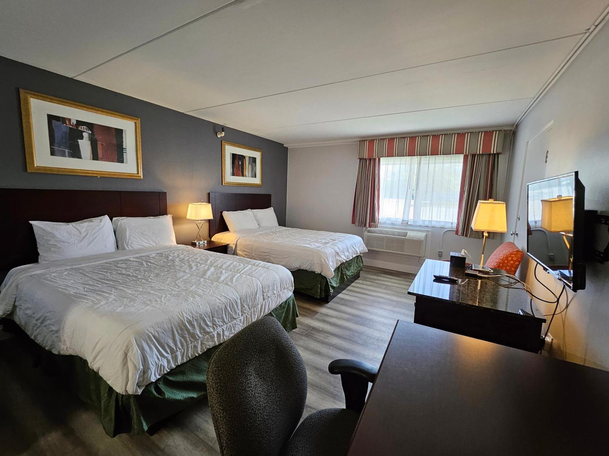 Center Street Value Inn Обърн Екстериор снимка
