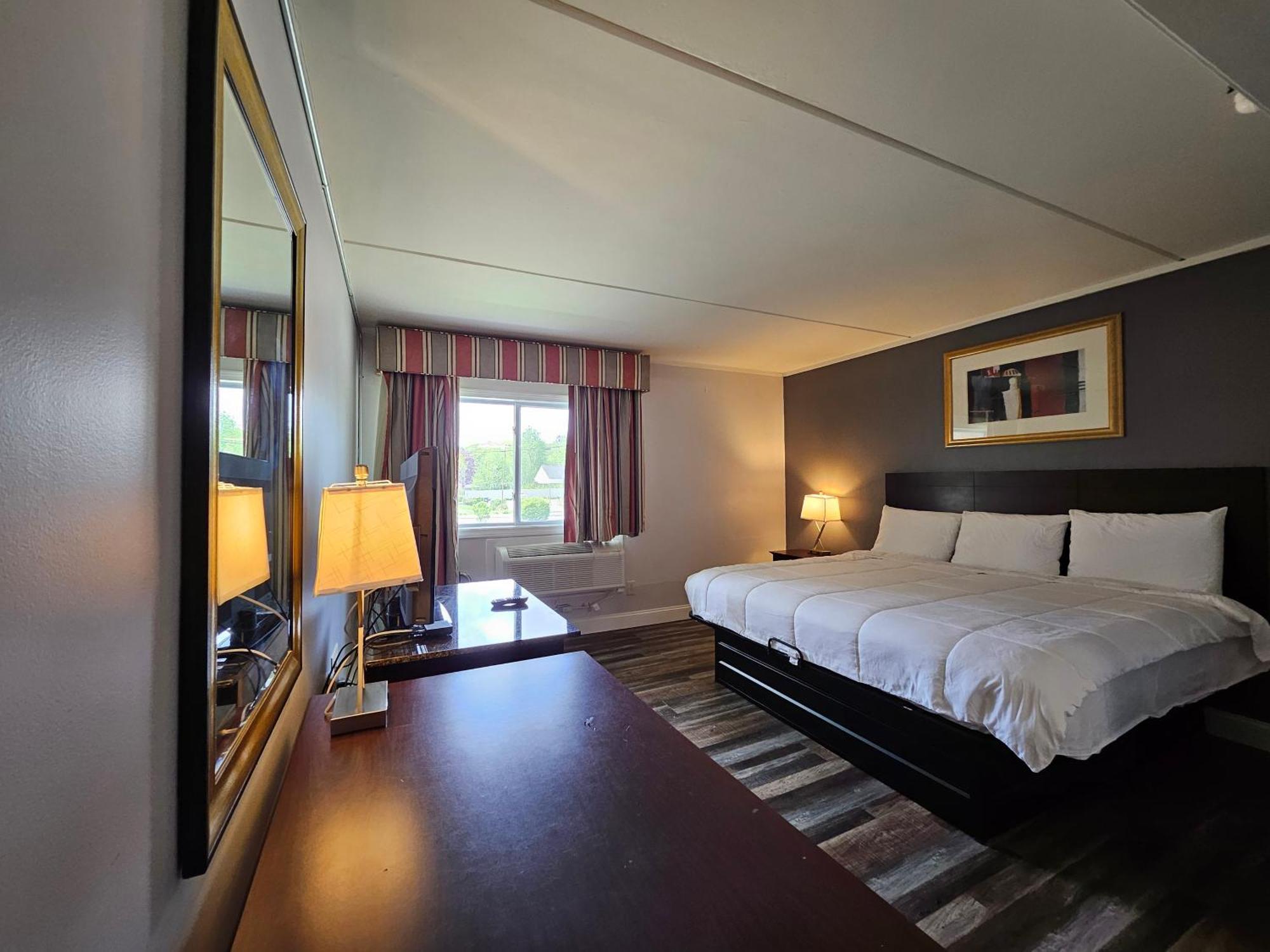 Center Street Value Inn Обърн Екстериор снимка