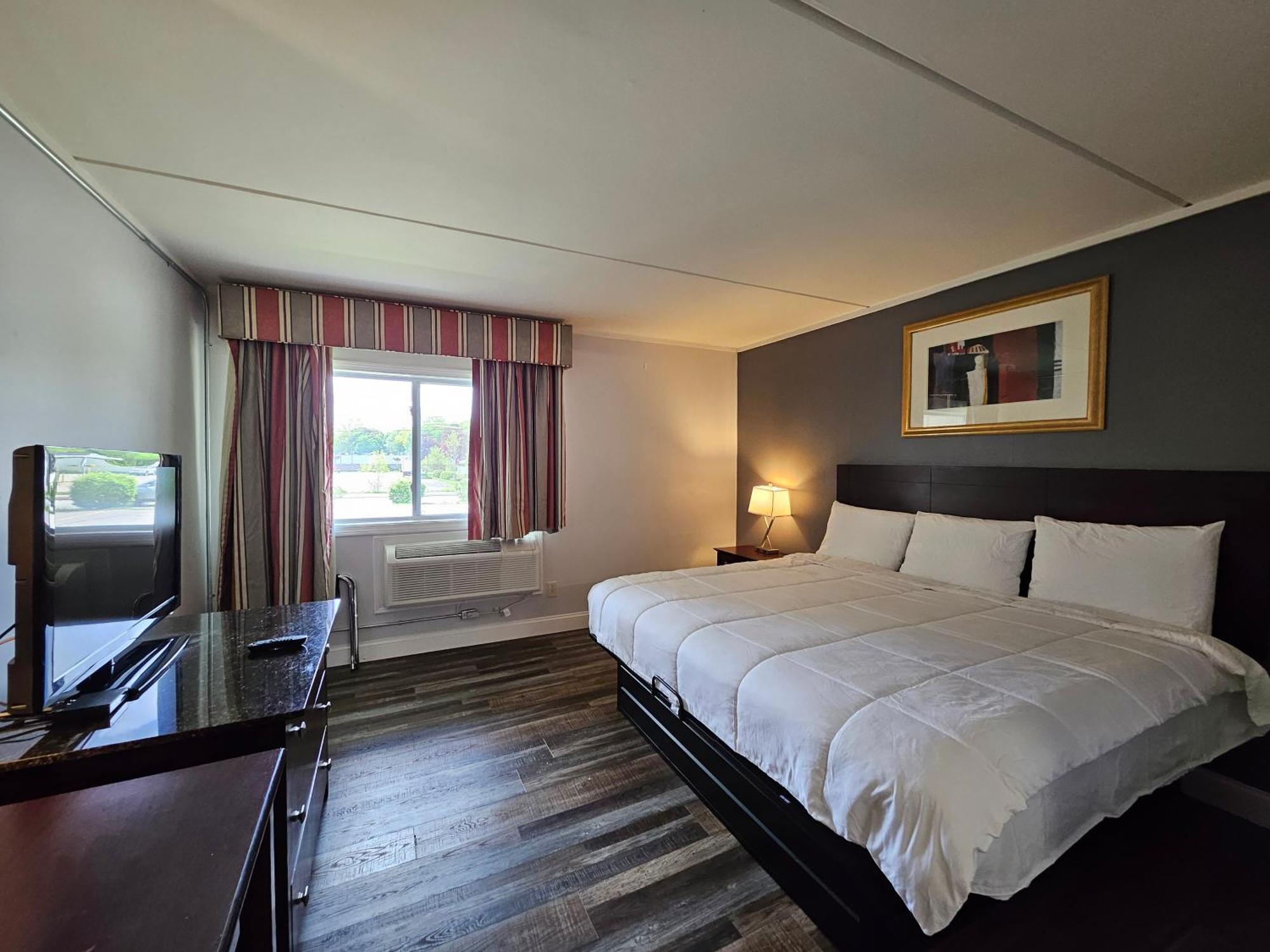 Center Street Value Inn Обърн Екстериор снимка