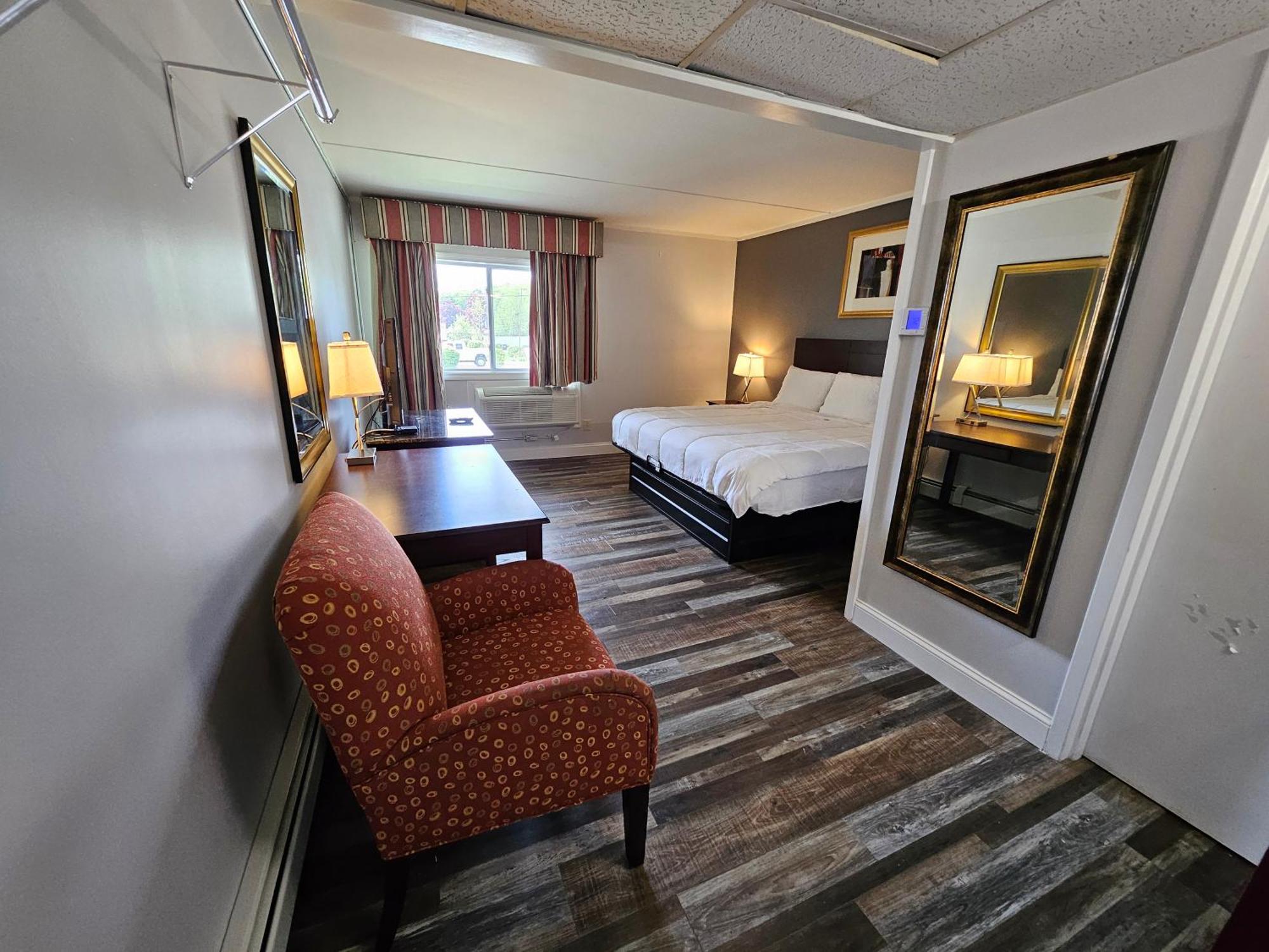 Center Street Value Inn Обърн Екстериор снимка