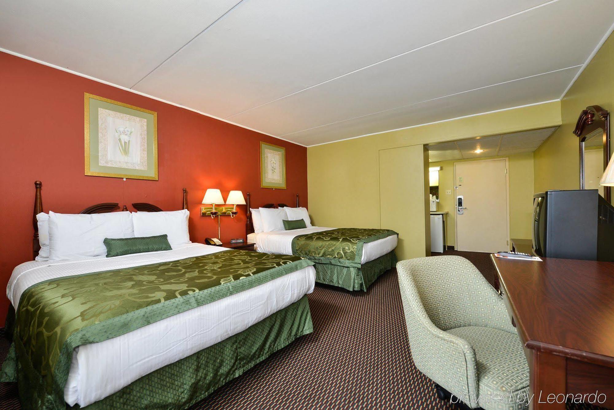 Center Street Value Inn Обърн Екстериор снимка