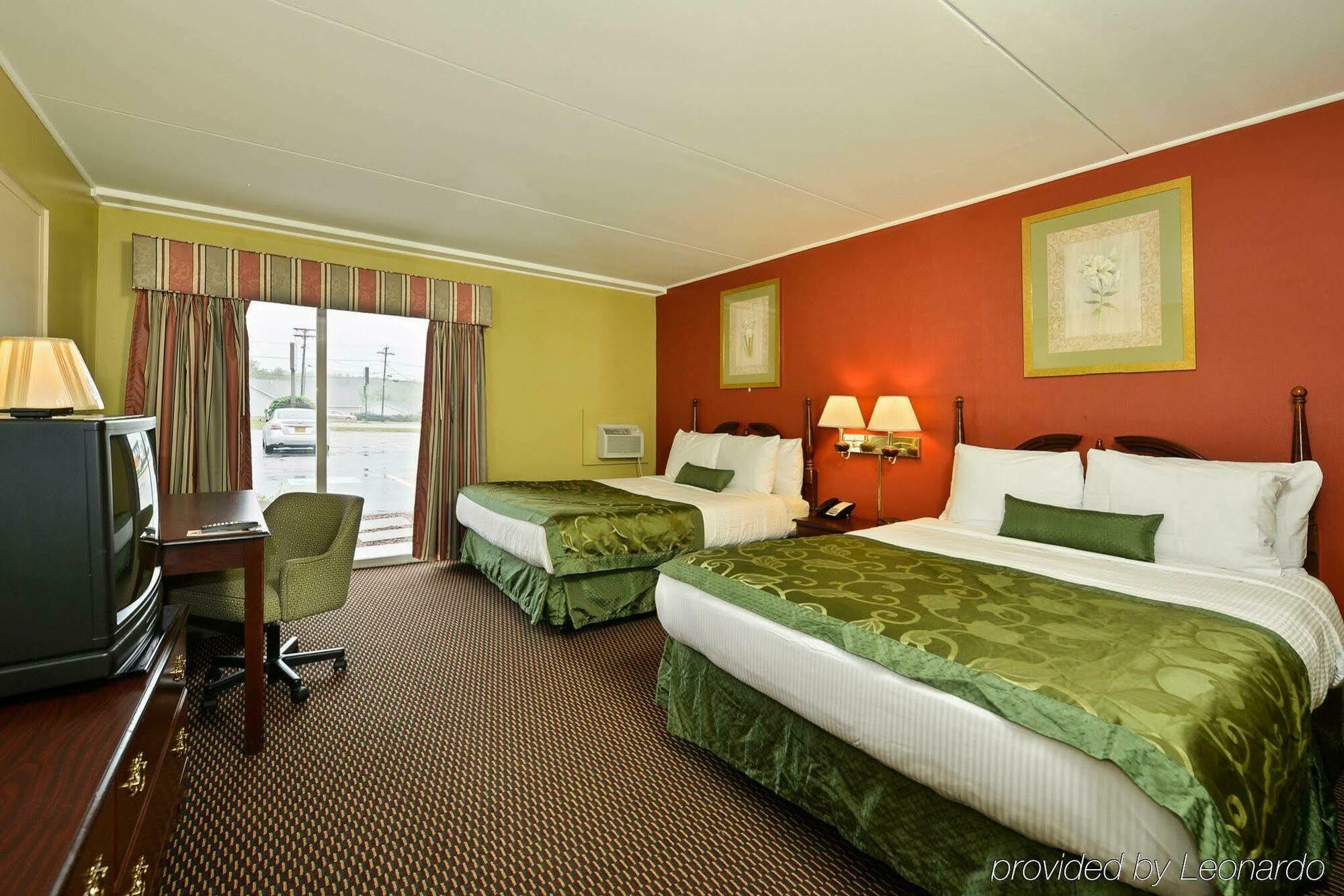 Center Street Value Inn Обърн Екстериор снимка